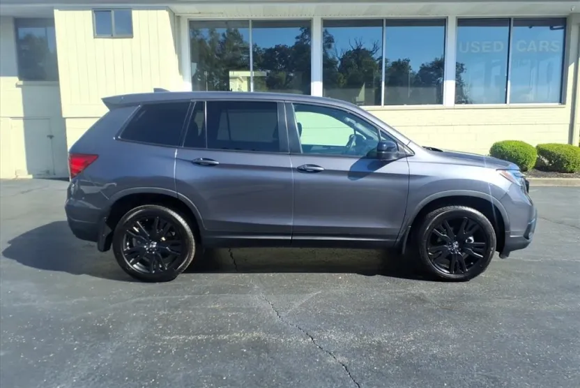 2021 Honda Passport Sport photo 1