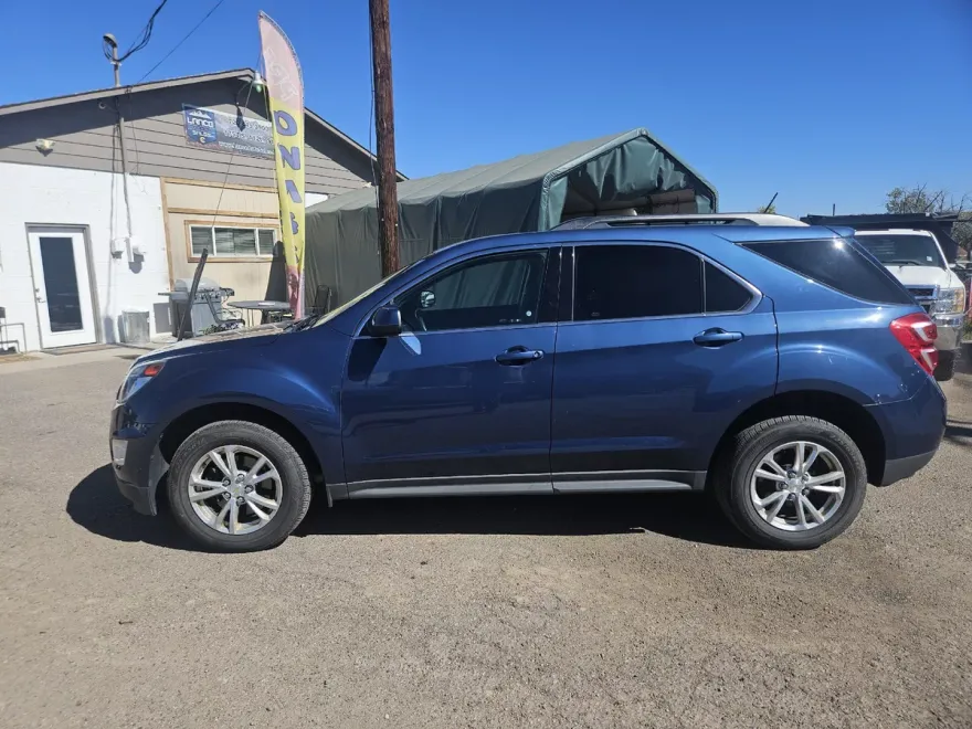 2016 Chevrolet Equinox LT photo 1