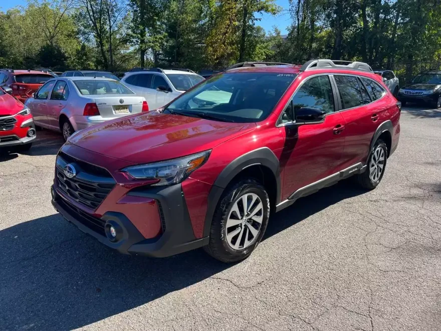 2025 Subaru Outback Premium photo 1