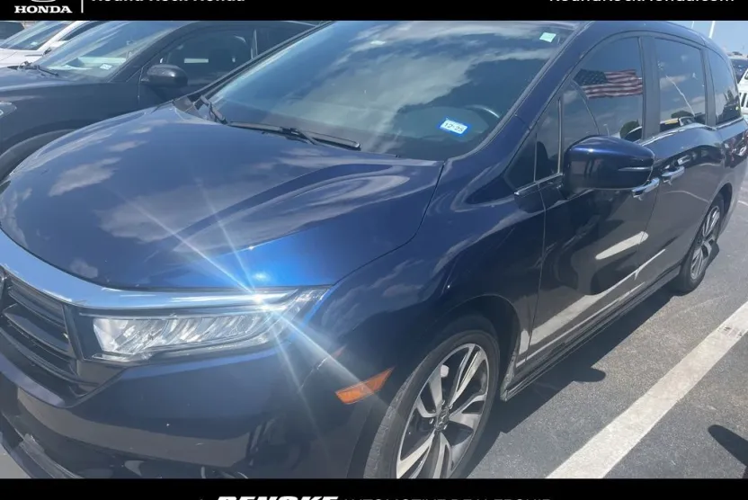 2023 Honda Odyssey Touring photo 1