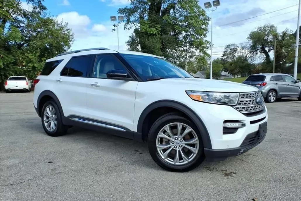 2023 Ford Explorer Limited photo 1