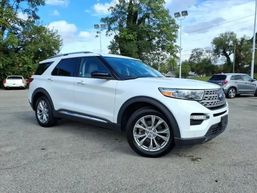 2023 Ford Explorer Limited photo 1