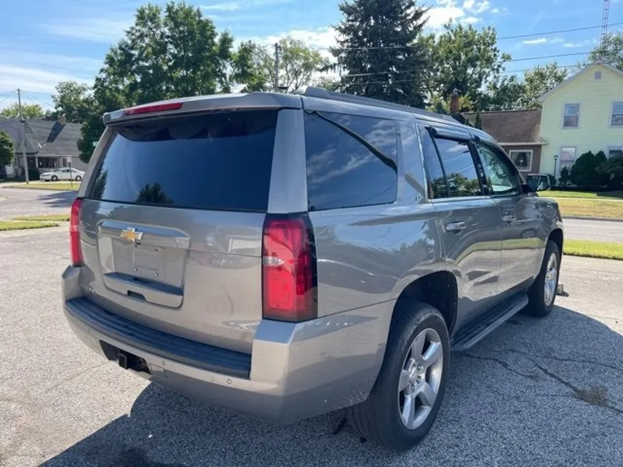 2017 Chevrolet Tahoe LT photo 1
