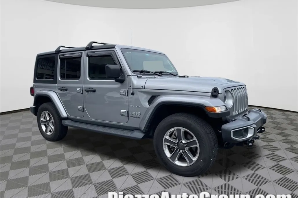 2019 Jeep Wrangler Unlimited Sahara photo 1