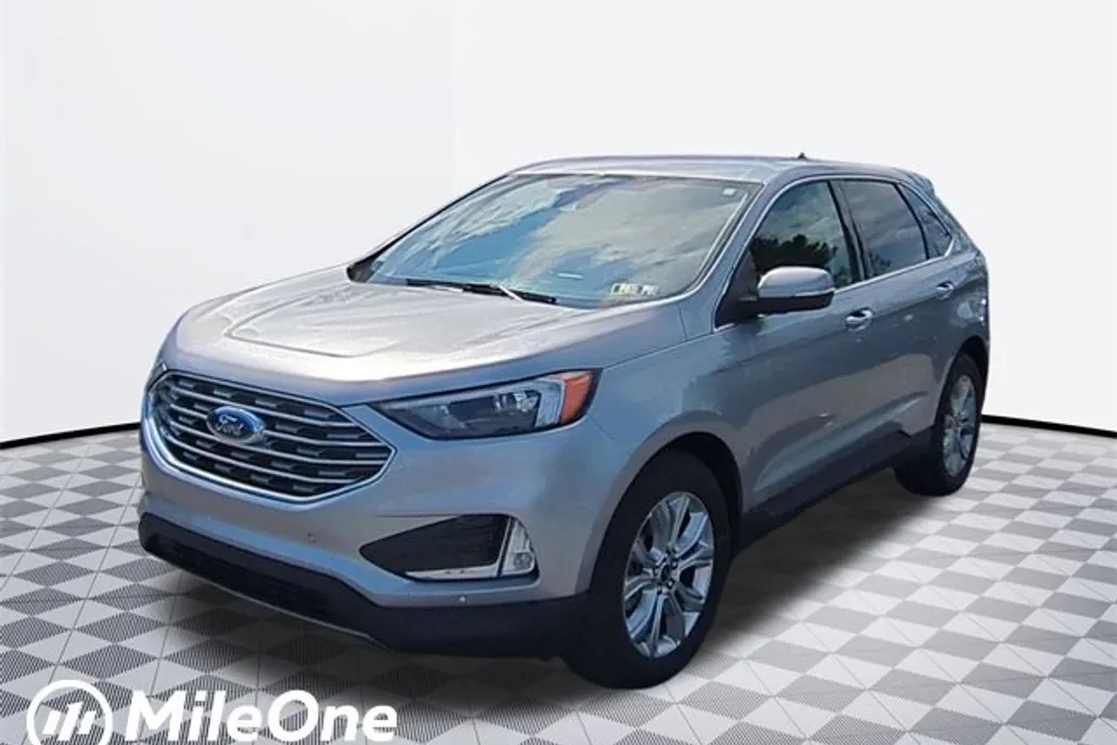 2022 Ford Edge Titanium photo 1