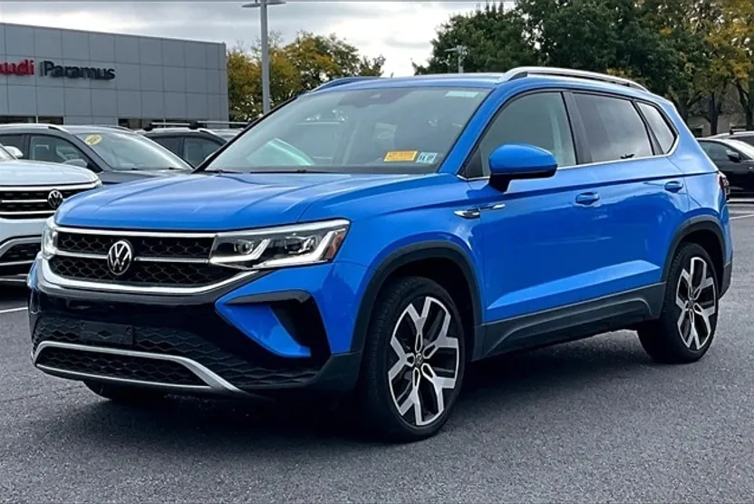 2022 Volkswagen Taos SEL photo 1