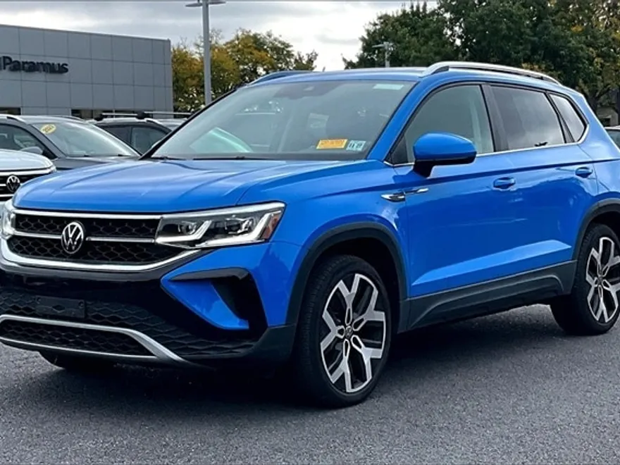 2022 Volkswagen Taos SEL photo 1