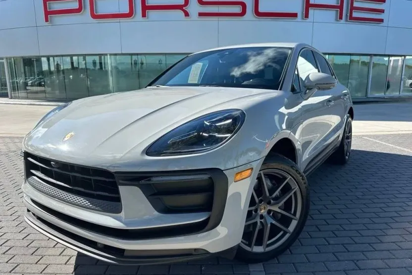 2022 Porsche Macan photo 1