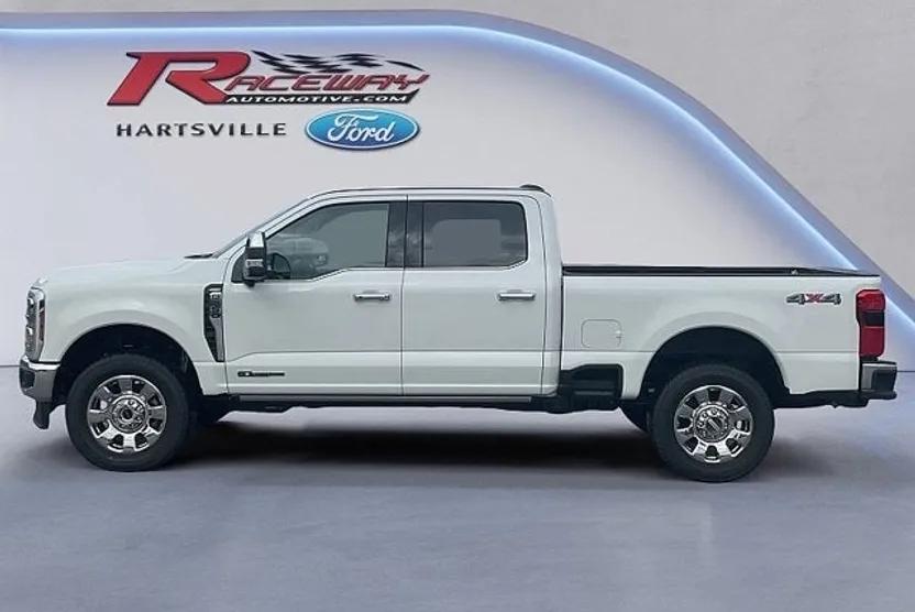 2025 Ford F-250 Lariat photo 1