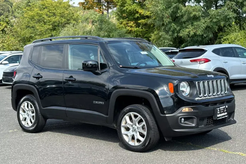 2017 Jeep Renegade Latitude North Edition photo 1
