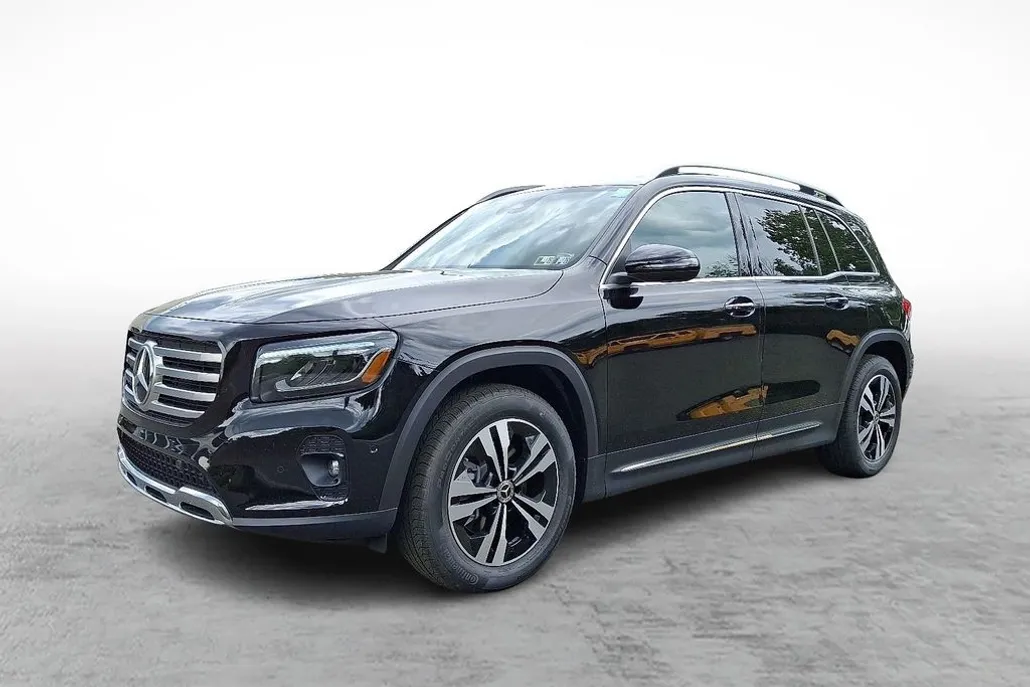 2026 Mercedes Benz GLB 250 4MATIC photo 1