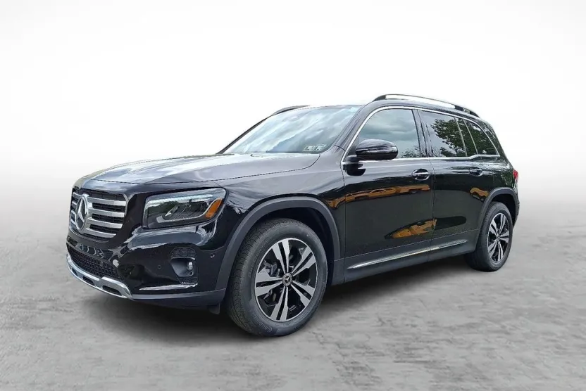 2026 Mercedes Benz GLB 250 4MATIC photo 1