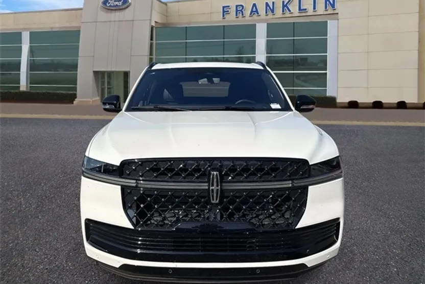 2025 Lincoln Navigator Reserve photo 1