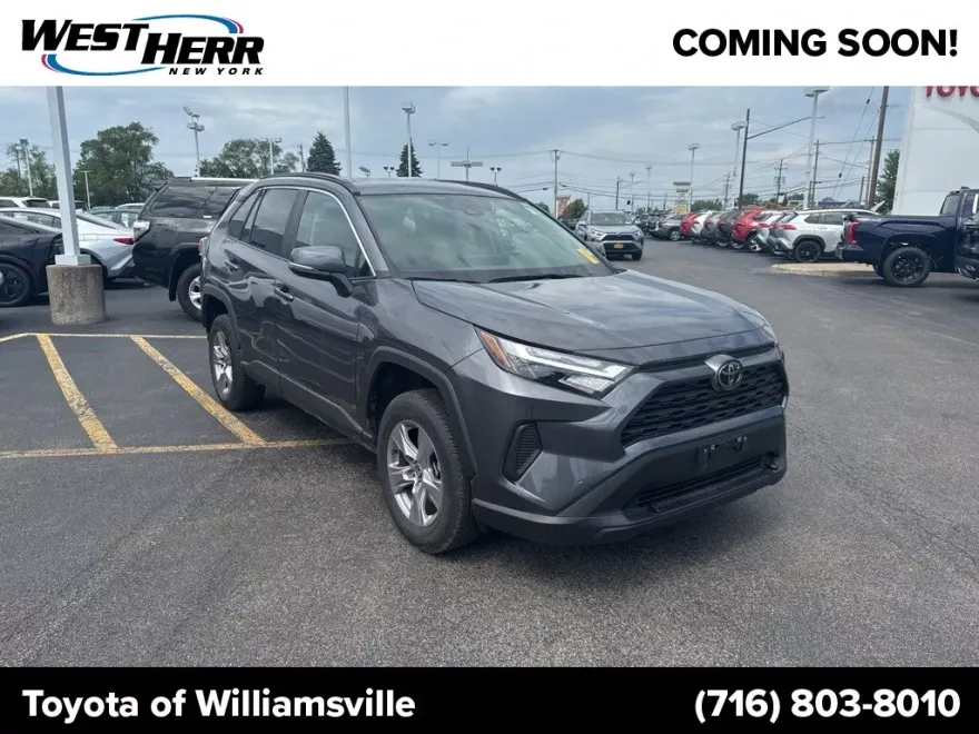 2022 Toyota RAV4 XLE photo 1