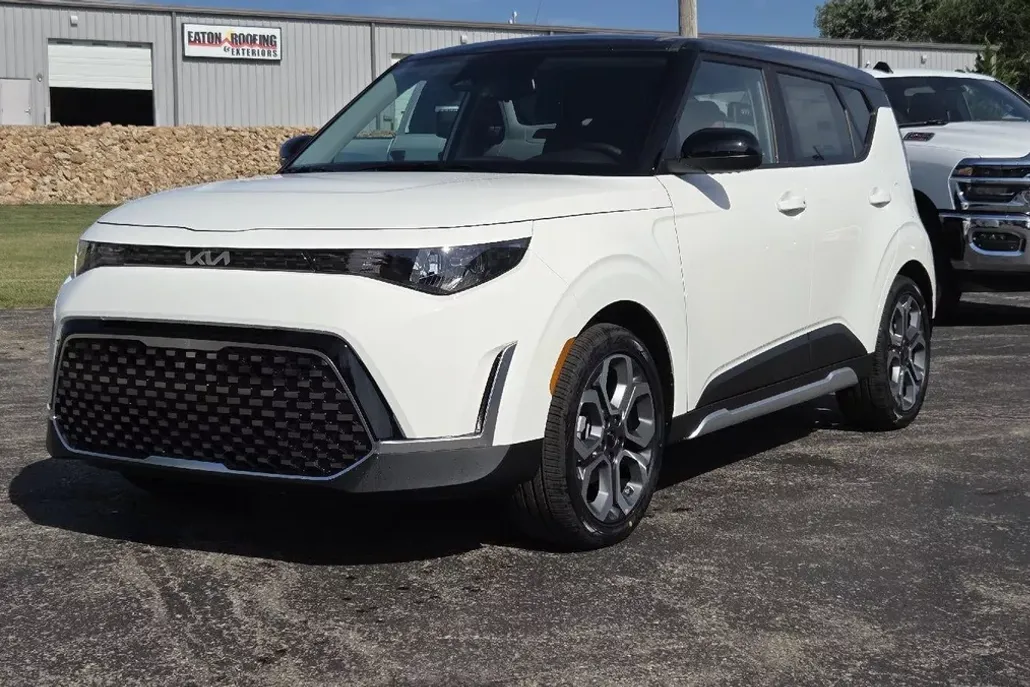 2025 Kia Soul EX photo 1