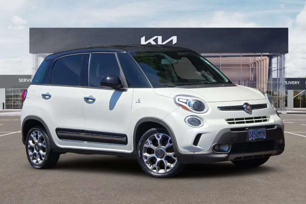 2015 Fiat 500L Trekking photo 1