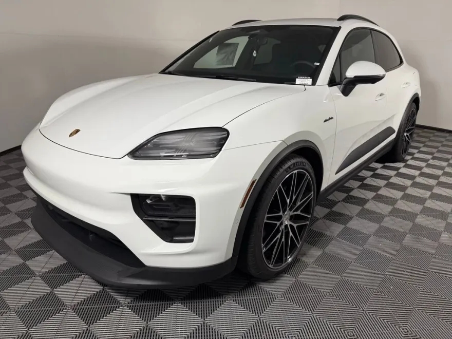 2025 Porsche Macan Electric photo 1