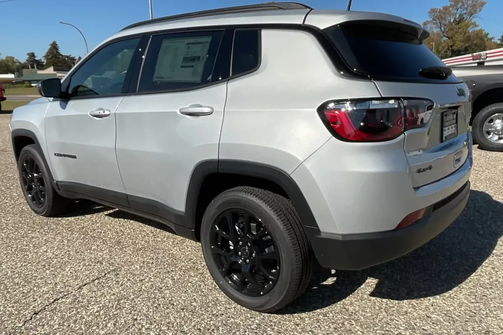 2026 Jeep Compass Latitude Altitude photo 1