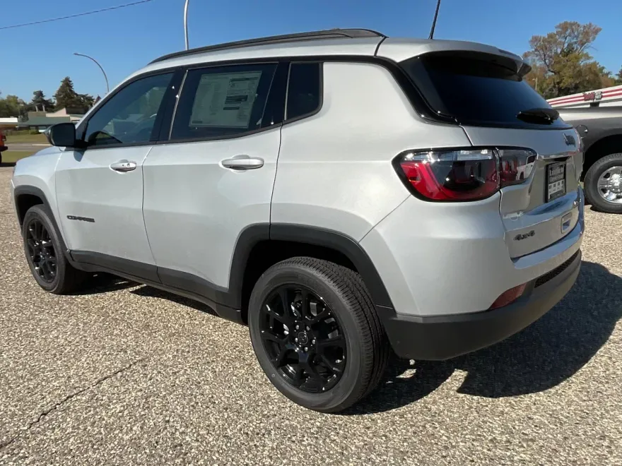 2026 Jeep Compass Latitude Altitude photo 1