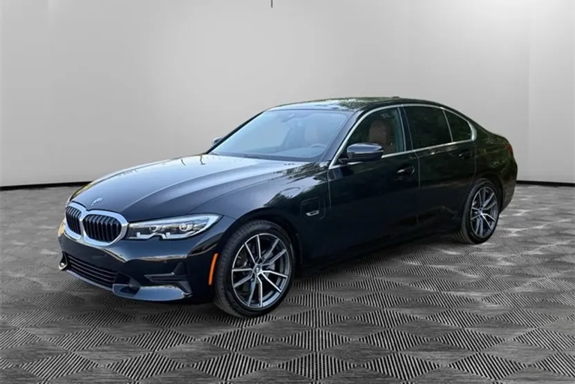2022 Bmw 330e 3-Series photo 1