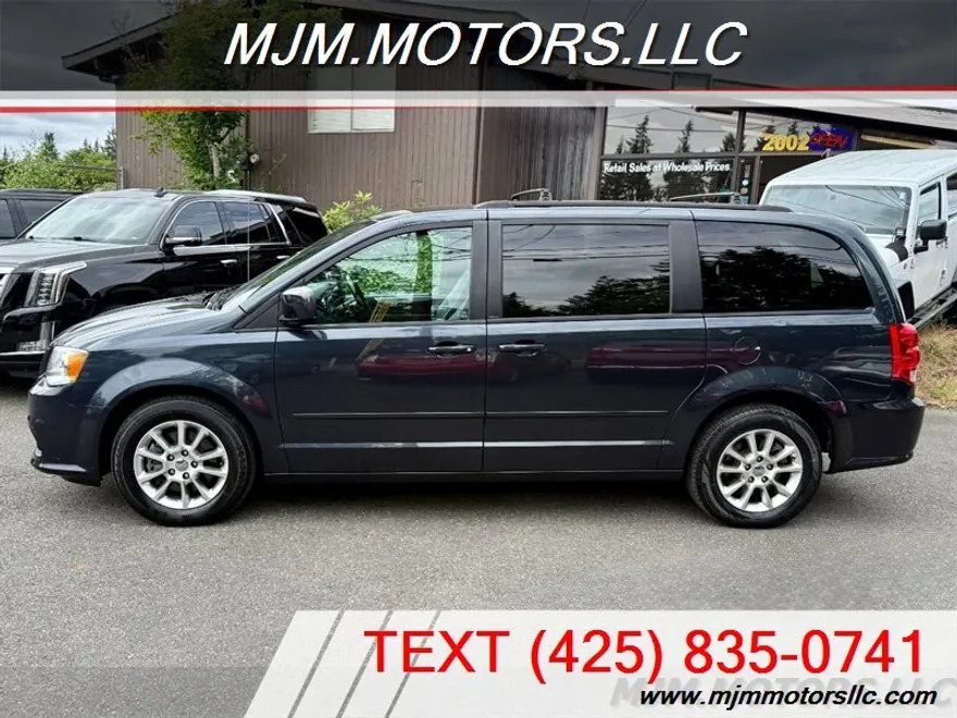 2013 Dodge Grand Caravan R/T photo 1