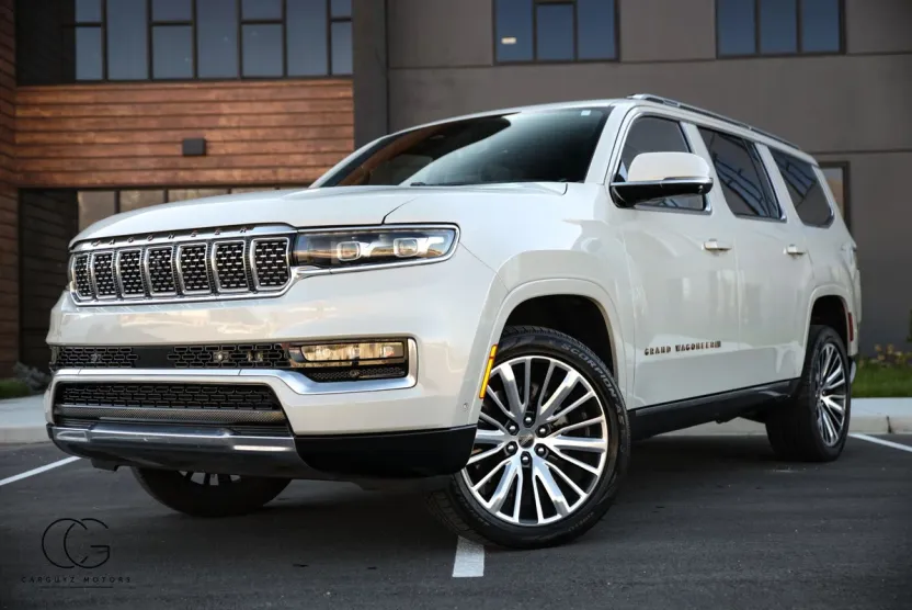 2022 Jeep Grand Wagoneer III photo 1
