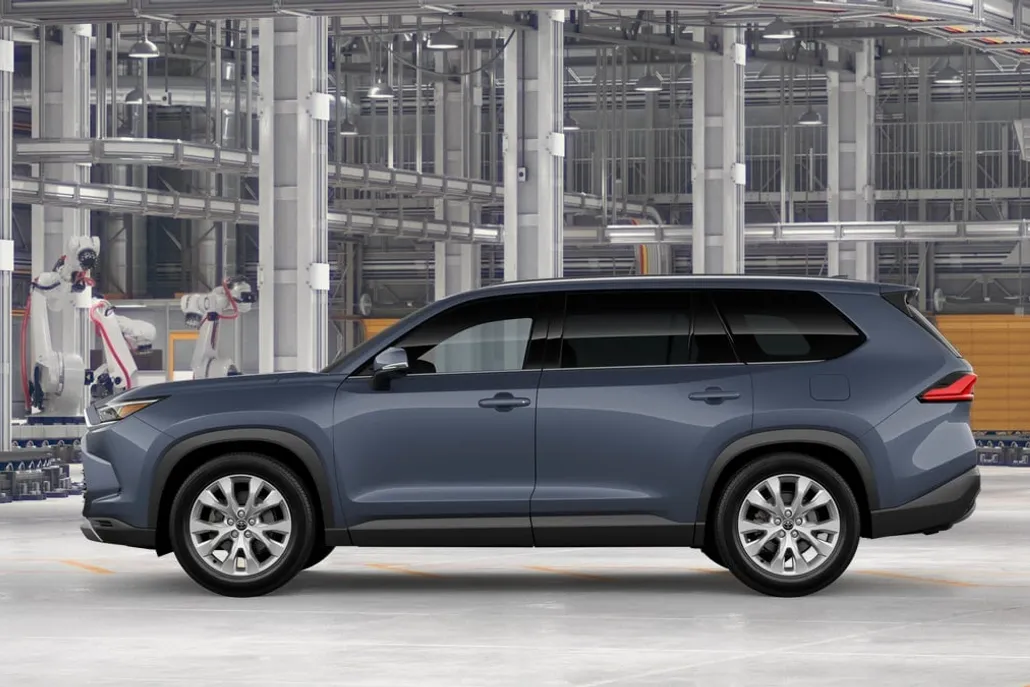 2026 Toyota Highlander Limited Hybrid photo 1