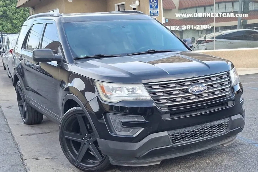 2016 Ford Explorer Base photo 1