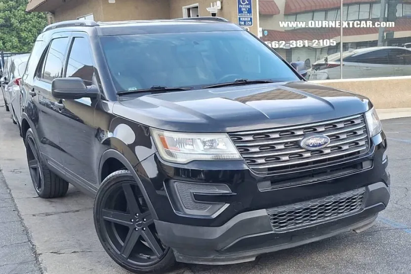 2016 Ford Explorer Base photo 1