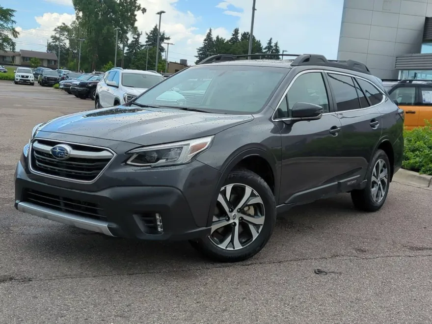 2022 Subaru Outback Limited XT photo 1
