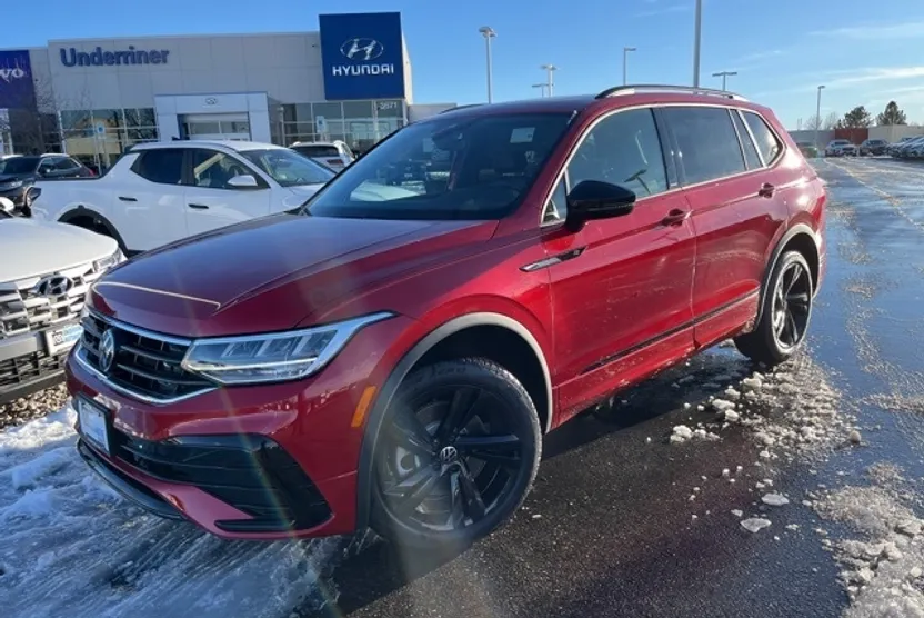 2024 Volkswagen Tiguan SE R-Line Black photo 1