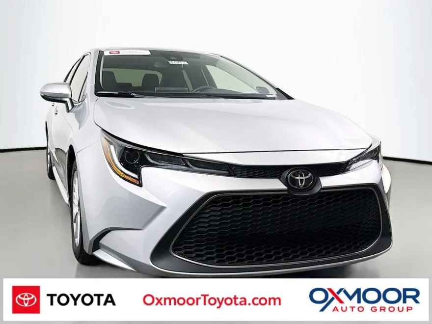 2022 Toyota Corolla XLE photo 1