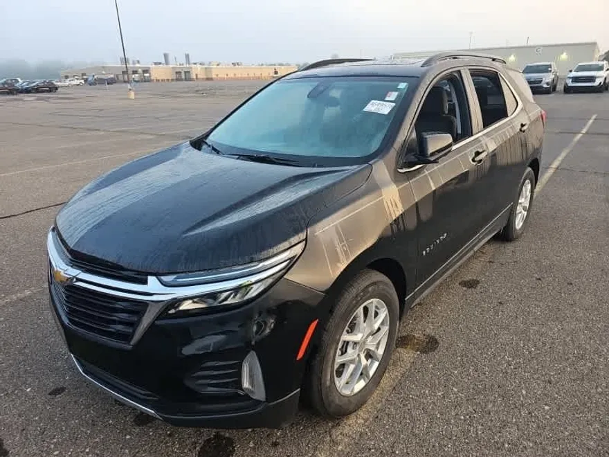 2024 Chevrolet Equinox LT photo 1