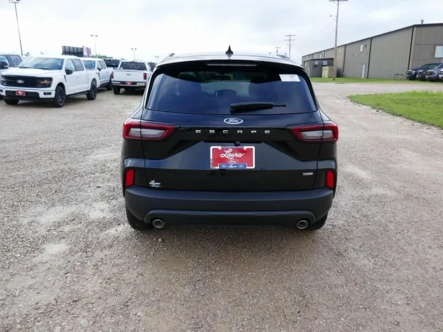 2025 Ford Escape ST-Line photo 1