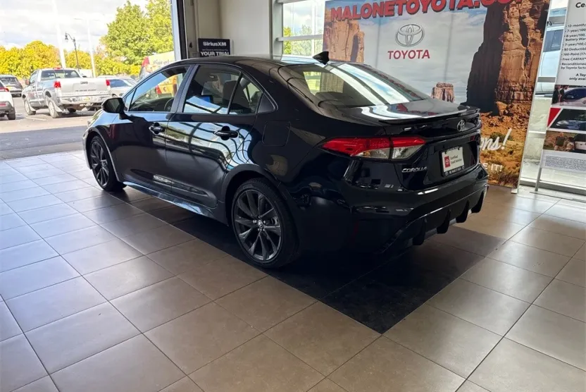 2024 Toyota Corolla SE Premium photo 1