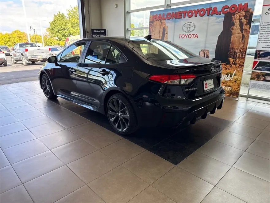 2024 Toyota Corolla SE Premium photo 1