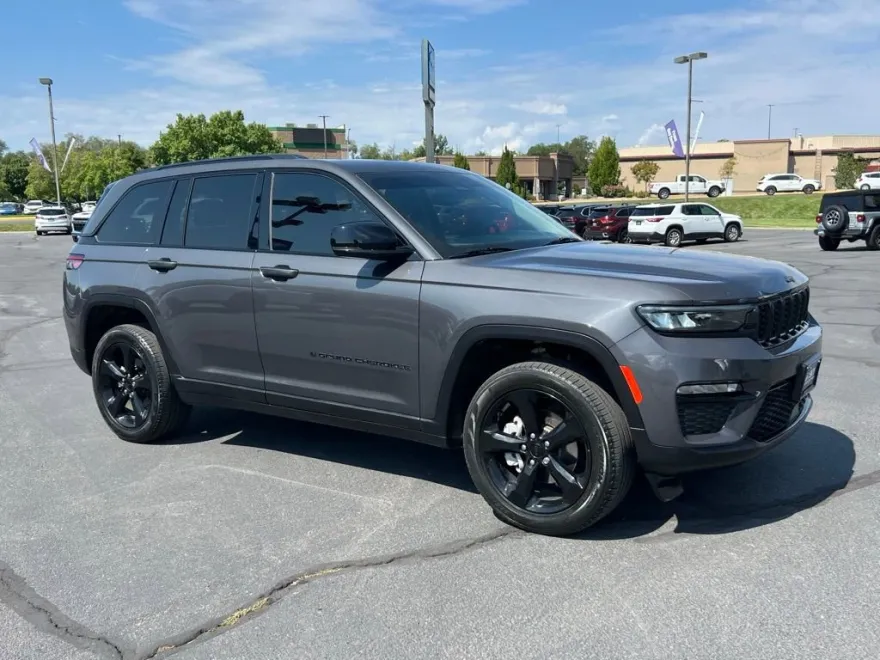 2024 Jeep Grand Cherokee Limited photo 1