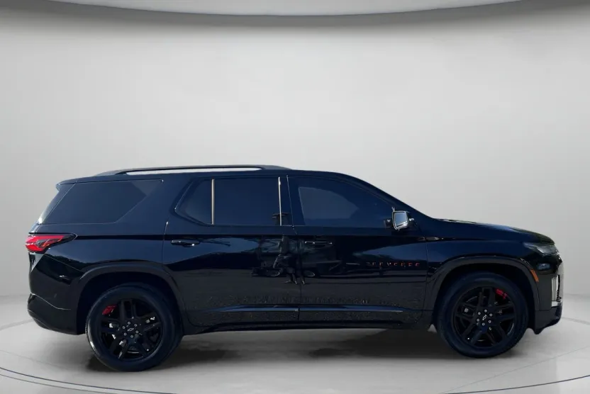 2022 Chevrolet Traverse Premier photo 1