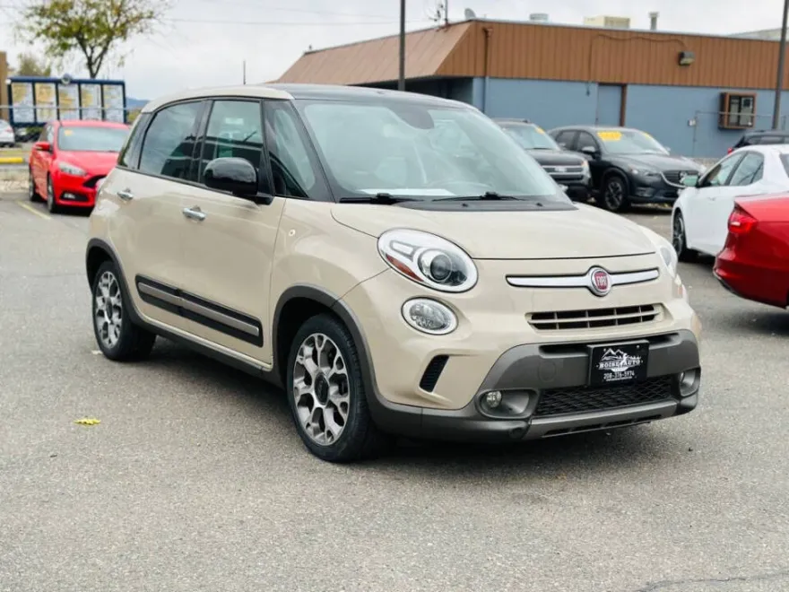 2014 Fiat 500L Trekking photo 1