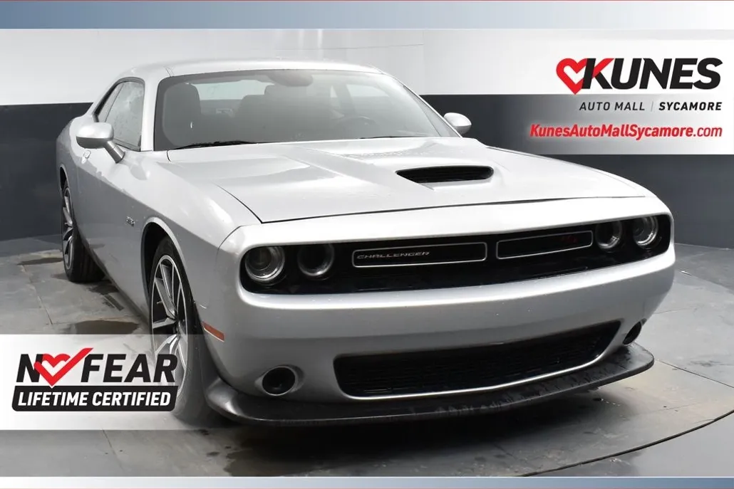 2023 Dodge Challenger R/T photo 1