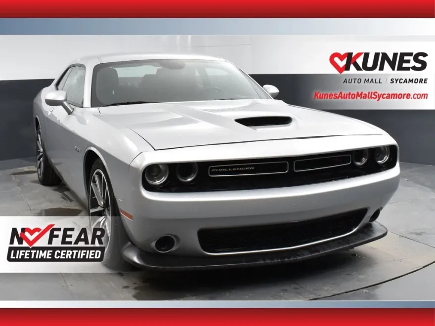 2023 Dodge Challenger R/T photo 1