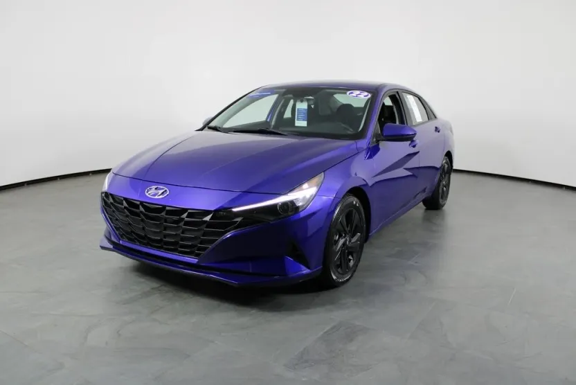 2022 Hyundai Elantra SEL photo 1