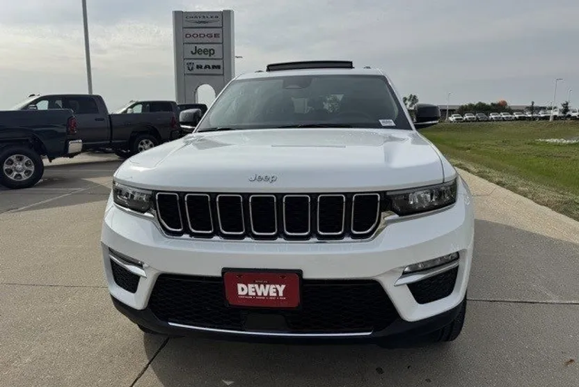 2025 Jeep Grand Cherokee Limited photo 1