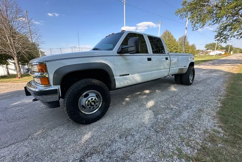 1996 Chevrolet Silverado 3500HD photo 1