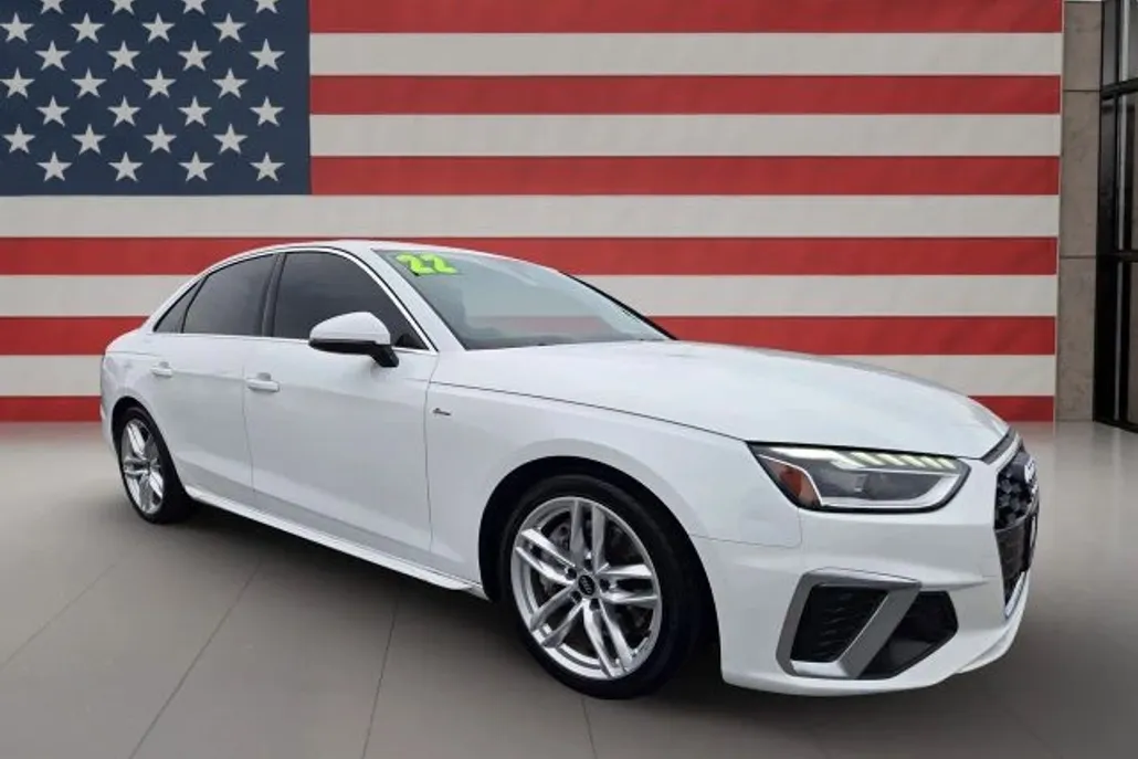 2022 Audi A4 S line 45 TFSI Premium Plus photo 1