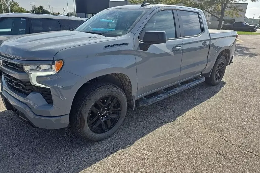 2024 Chevrolet Silverado 1500 RST photo 1