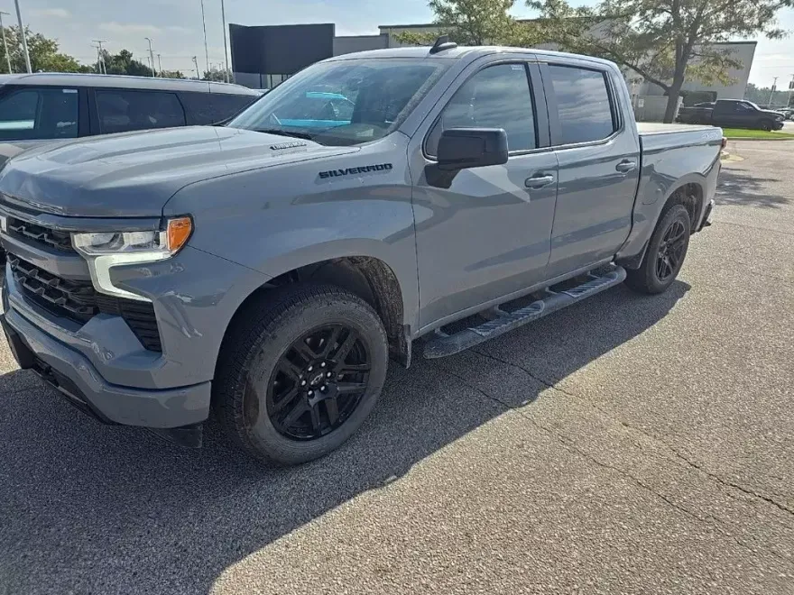 2024 Chevrolet Silverado 1500 RST photo 1