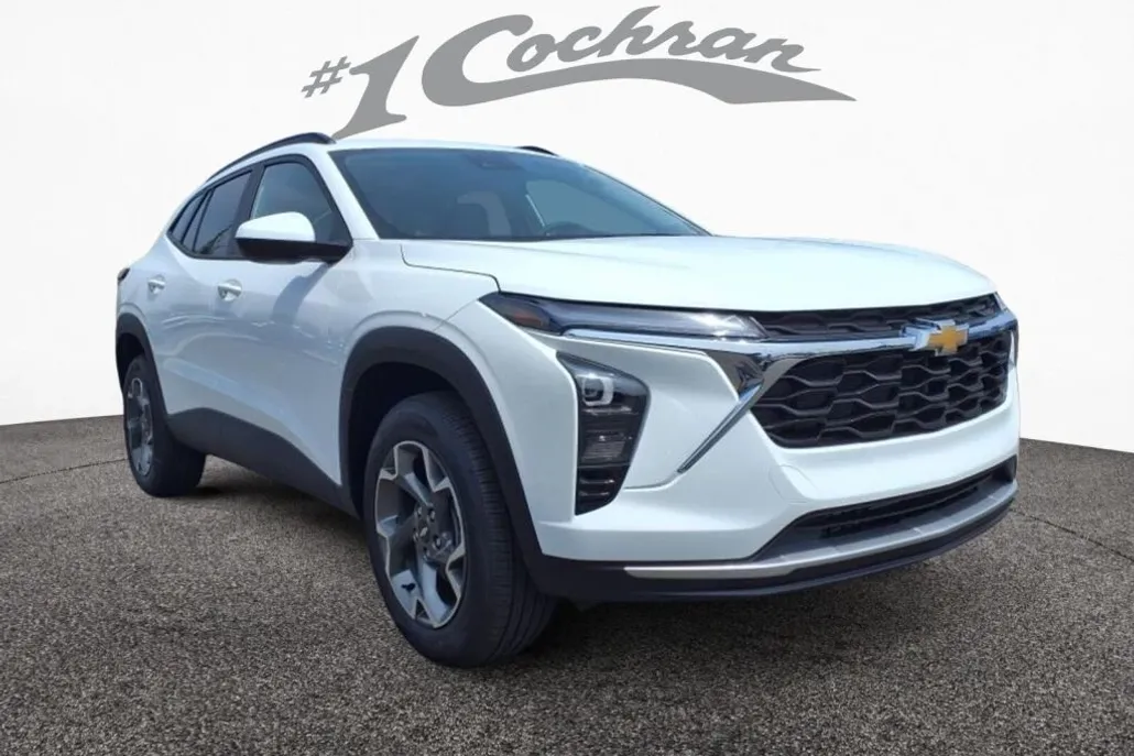 2025 Chevrolet Trax LT photo 1