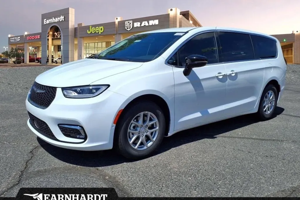 2026 Chrysler Pacifica photo 1