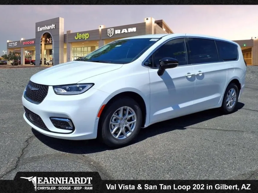 2026 Chrysler Pacifica photo 1